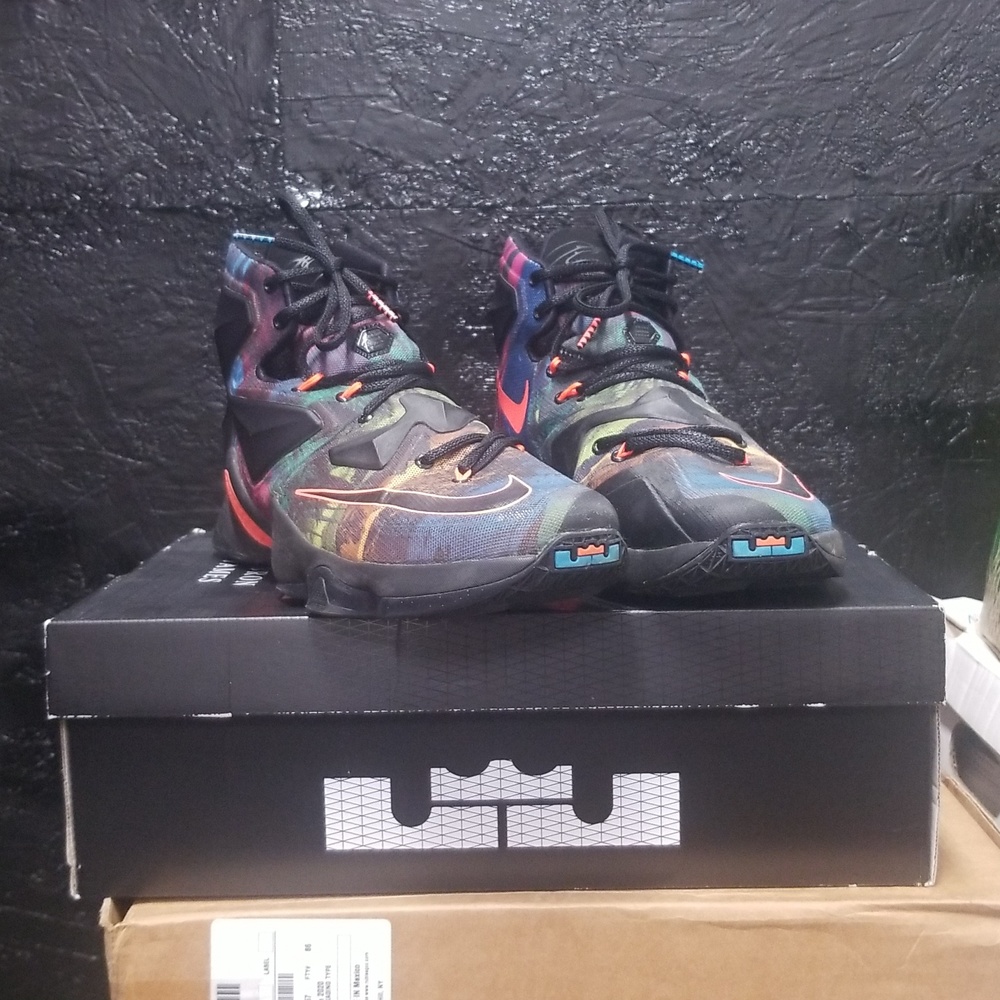 Used Lebron James 13 Akronite size 11